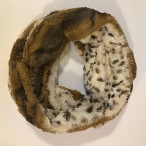 3/$20 Infinity Scarf EUC